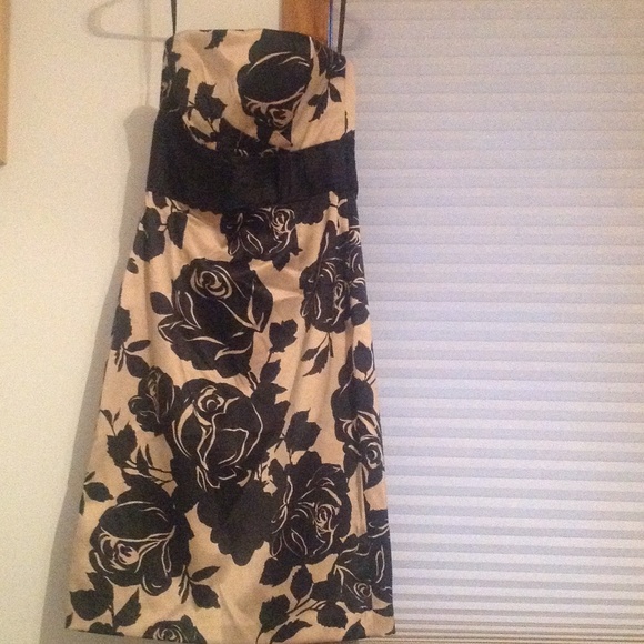 Strapless dress with black floral print