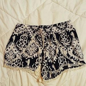 Pom pom shorts size small 3/5