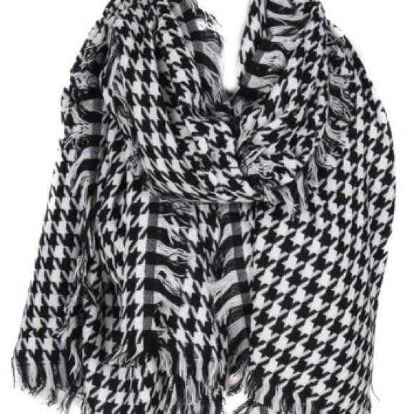 NWT Houndstooth Luxury Blanket Scarf - Picture 2 of 4