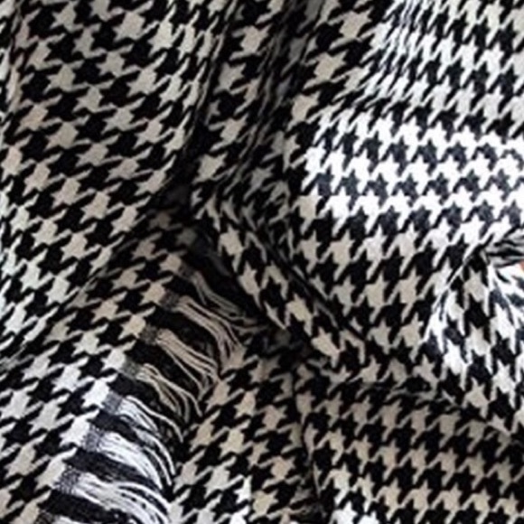 NWT Houndstooth Luxury Blanket Scarf - Picture 3 of 4