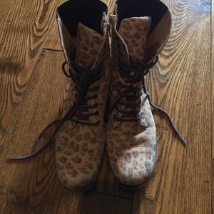 Matisse lace up boots 7.5