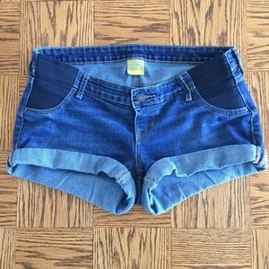 Old Navy maternity shorts