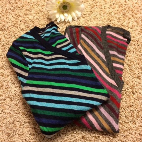 THE LIMITED Lightweight Wool V-Neck Sweaters - Picture 3 of 3