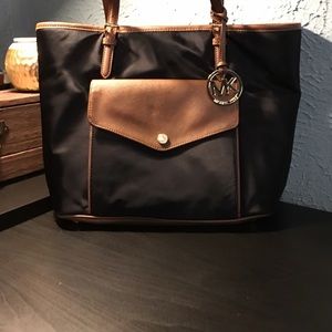 SALE ‼️ Michael Kors bag