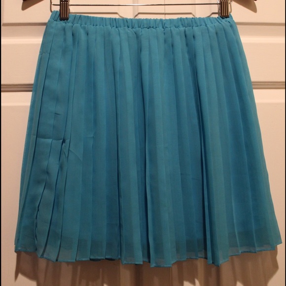 Blue Pleated Mini Skirt - Picture 1 of 2