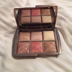 Hourglass ambient lighting palette