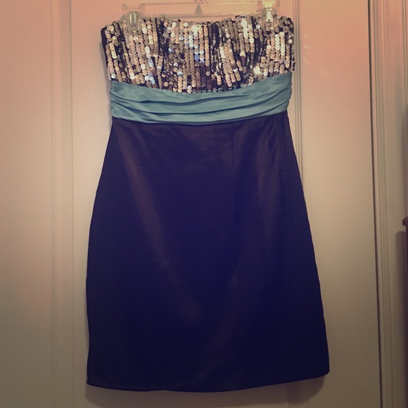 Black junior dress with sequence, good condition