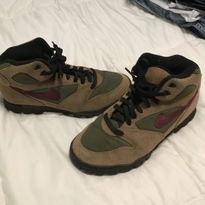 Vintage Nike hiking shoes