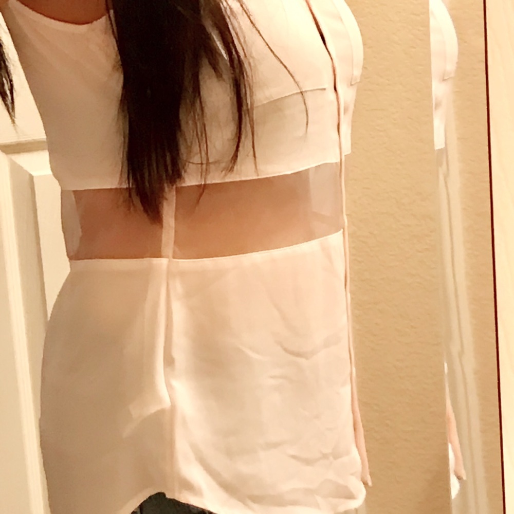 BNWT Express Top XS peach/light pink/cream $45