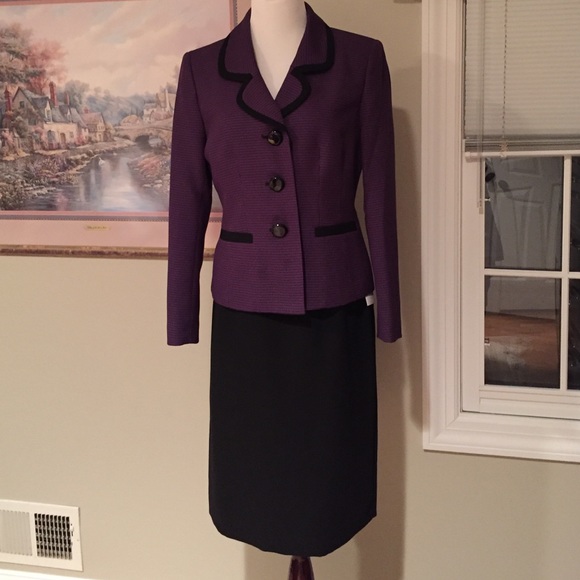 Le Suit Brand new last year NEVER worn