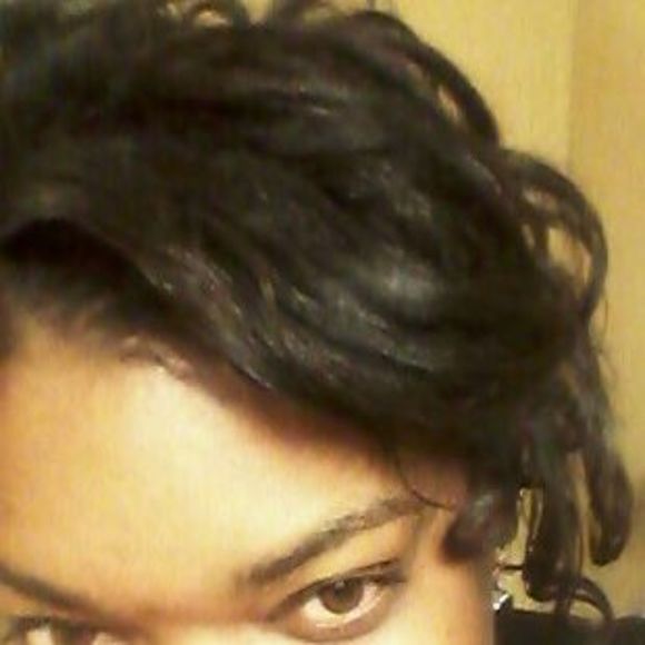 Meet your Posher, Yalanda