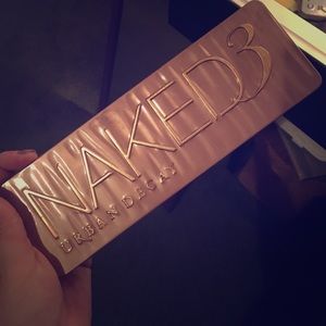 Naked 3 palette. Price firm⭐️