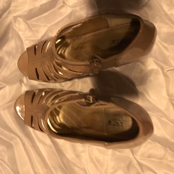 NEGOTIABLE!!! Brand new