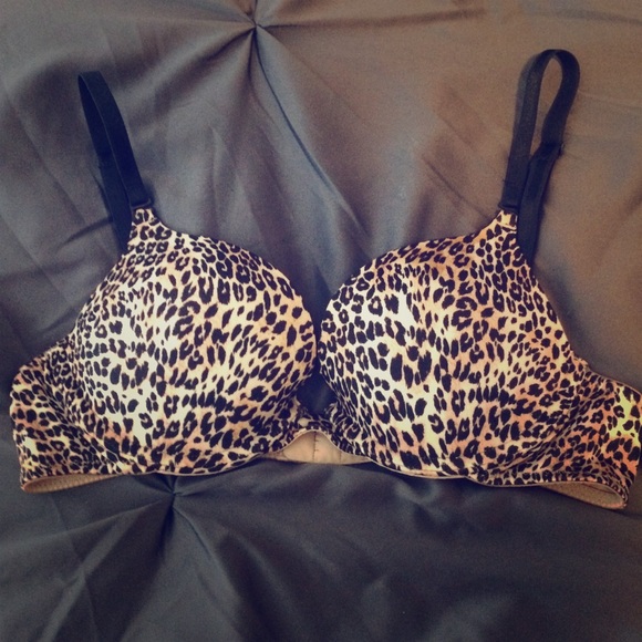 New Victoria's Secret push up bra! NWOT