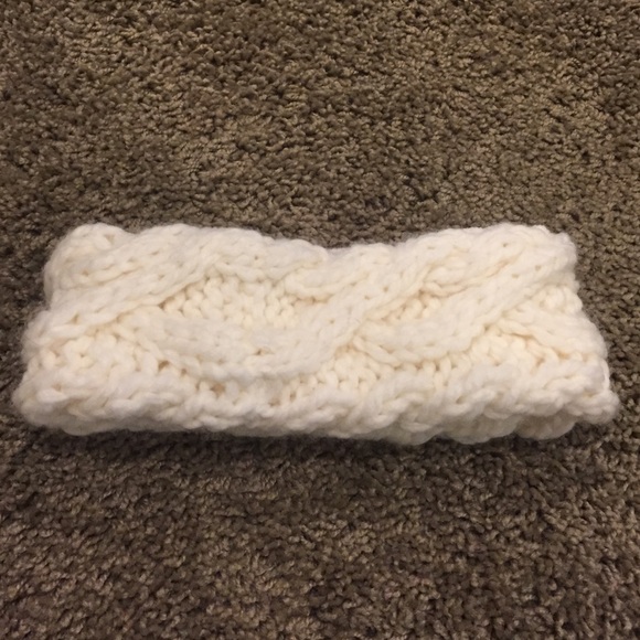 Loft knit/fleece cream ear warmer (NWOT).
