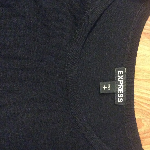 Express Lightweight Sweater w Black Accents 💞 SM - Picture 3 of 4