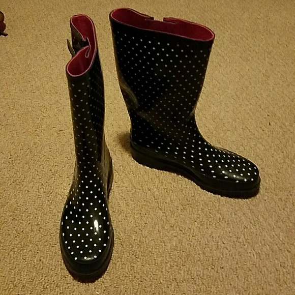 Black Polka Dot Rainboots