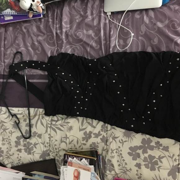 Black one shoulder dress!