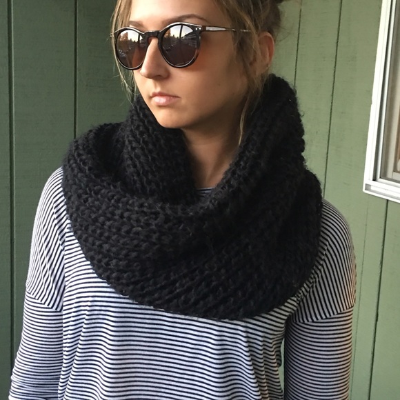 Black infinity scarf