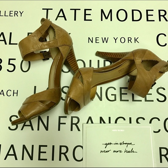 New Listing! Leather Heeled Sandals w/Ankle Straps - Picture 4 of 4