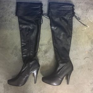 Knee high / thigh high boots