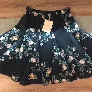 Limited edition Lauren Conrad skirt / dark green