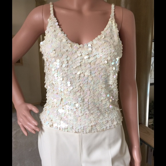 Fun sequined holiday top!!
