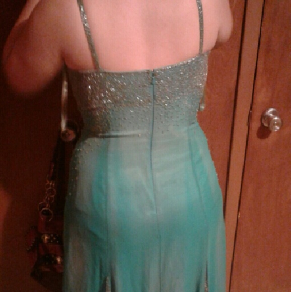 Floor length SZ 16 Prom dress - Picture 2 of 3