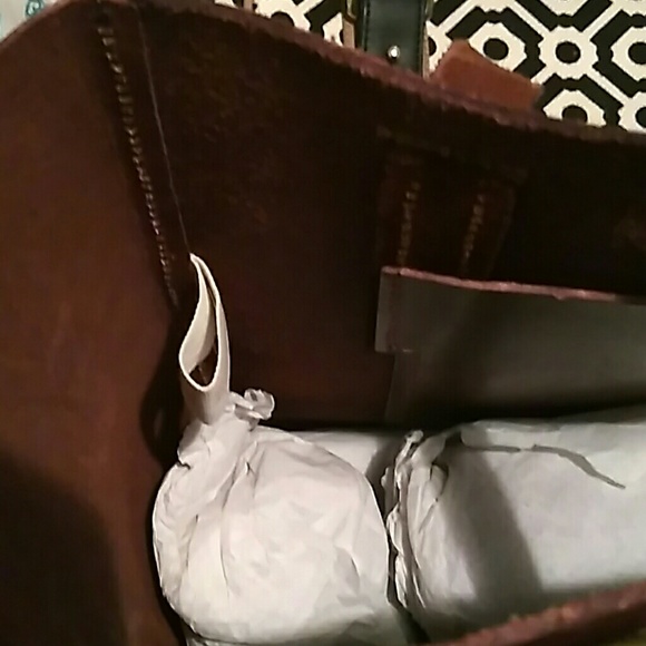 Tote - Picture 2 of 2