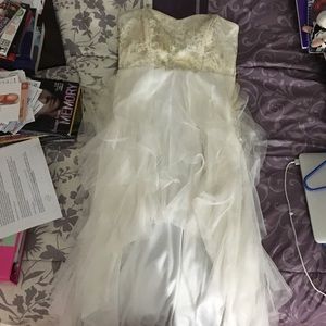 Beautiful white and gold strapless dress!