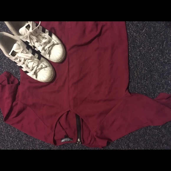 Top shop burgundy top with a back zip ⚡️