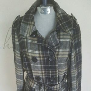 Lovely plaid Kensie coat