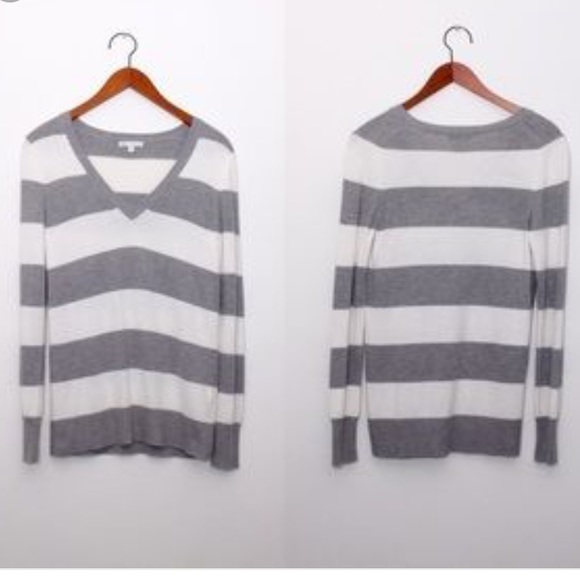 GAP sweater