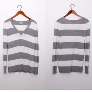 GAP sweater