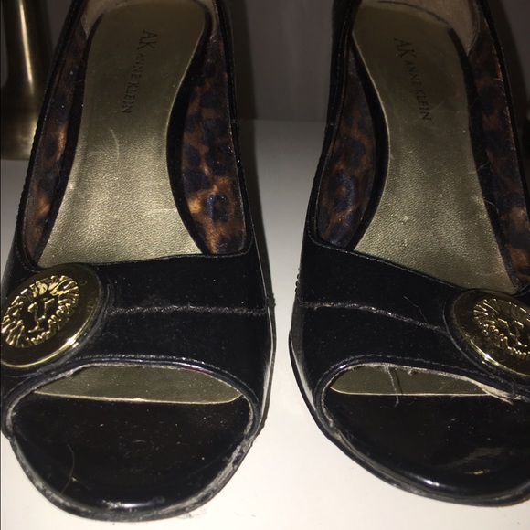 Black heels - Picture 2 of 4