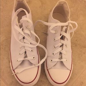 White Converse size 8.5