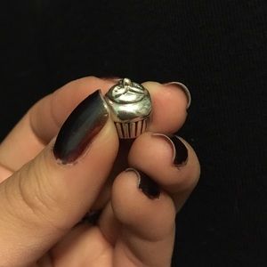Cupcake pandora charm!