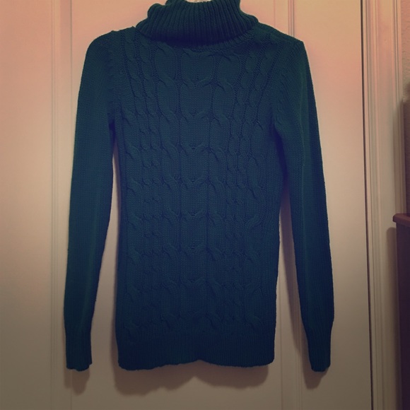 Emerald green turtle neck