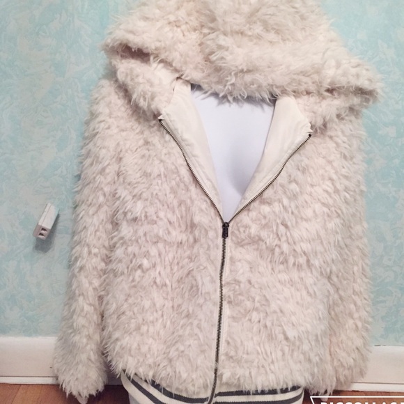 New Aeropostale jacket  Faux Fur white - Picture 3 of 3