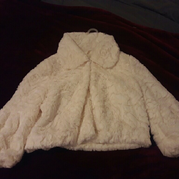 Classy furr quarter sleeve coat