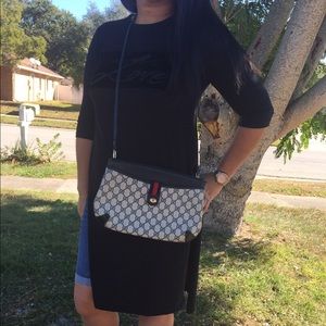 Gucci CrossBody Navy Monogram (Vintage)