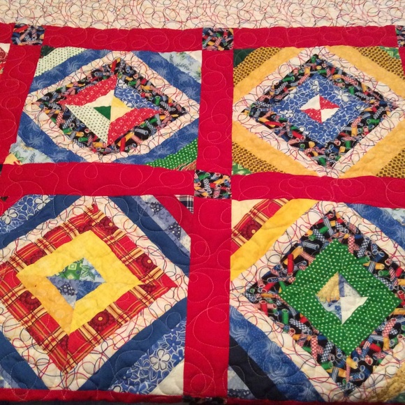 🆕 Homemade Red Scrap Quilt!! 54 x 70” - Picture 3 of 4
