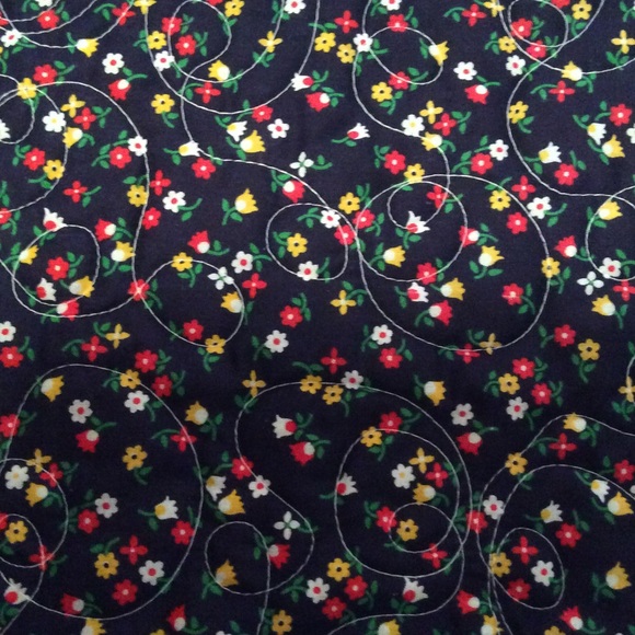 🆕 Homemade Red Scrap Quilt!! 54 x 70” - Picture 4 of 4