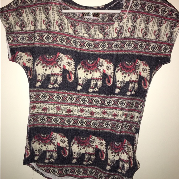 Tribal detail top