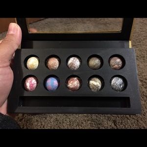 Profusion angelic eyes baked pallet.