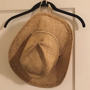 Adjustable straw hat
