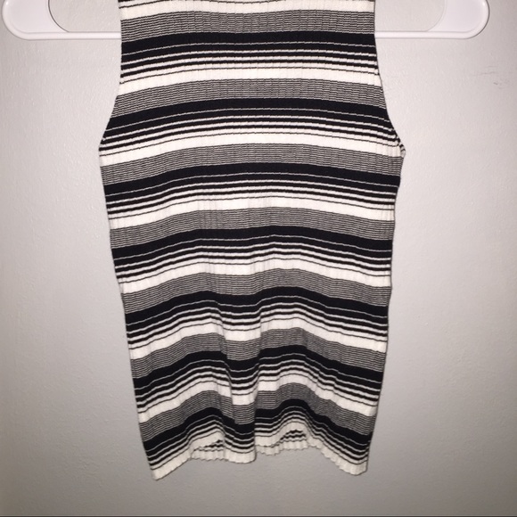 Turtleneck crop top - Picture 2 of 2