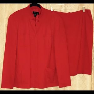 Ladies Red 2pc Lined Suit, Size 14