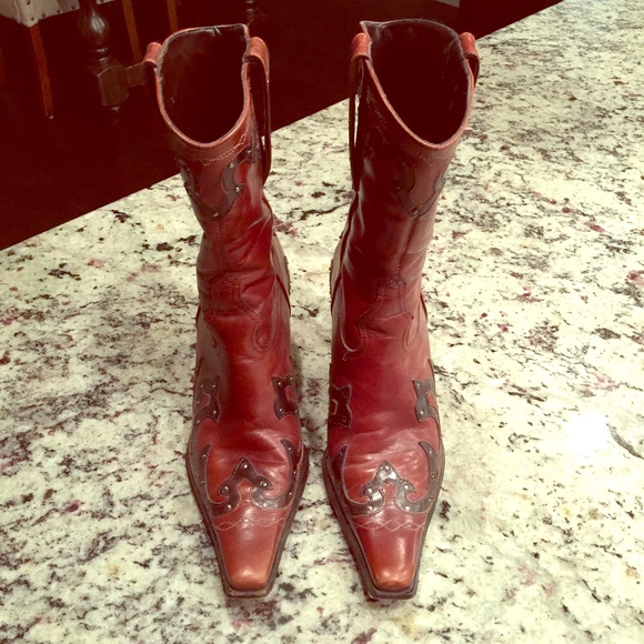 Antonio Melani Boots.  Size 7. Great condition!