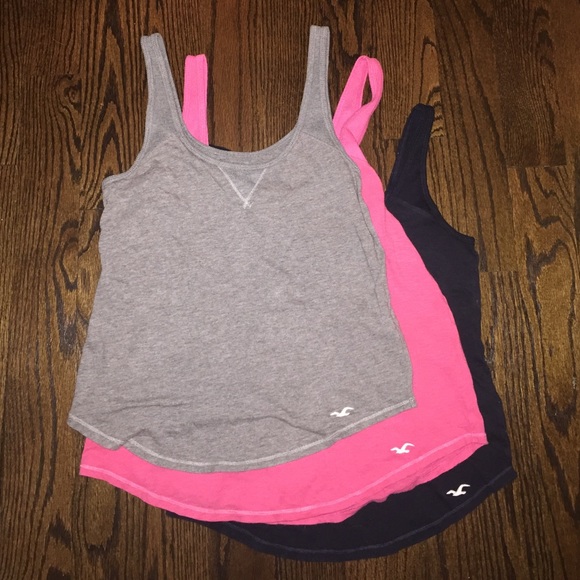 SET OF THREE HOLLISTER TANKTOPS